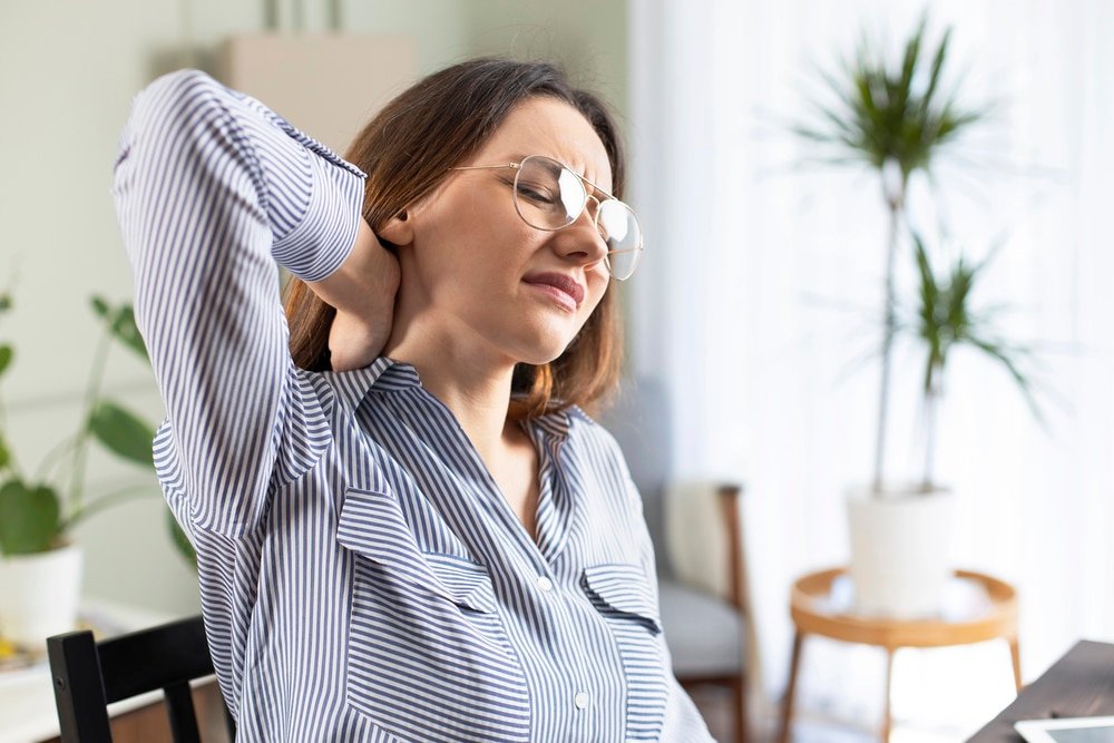 Pinched Nerves: Causes, Symptoms, and What You Can Do